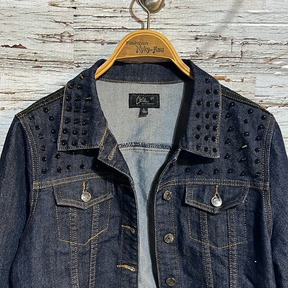 🏁 Denim vest with metal spikes and lace size large - Picture 3 of 8